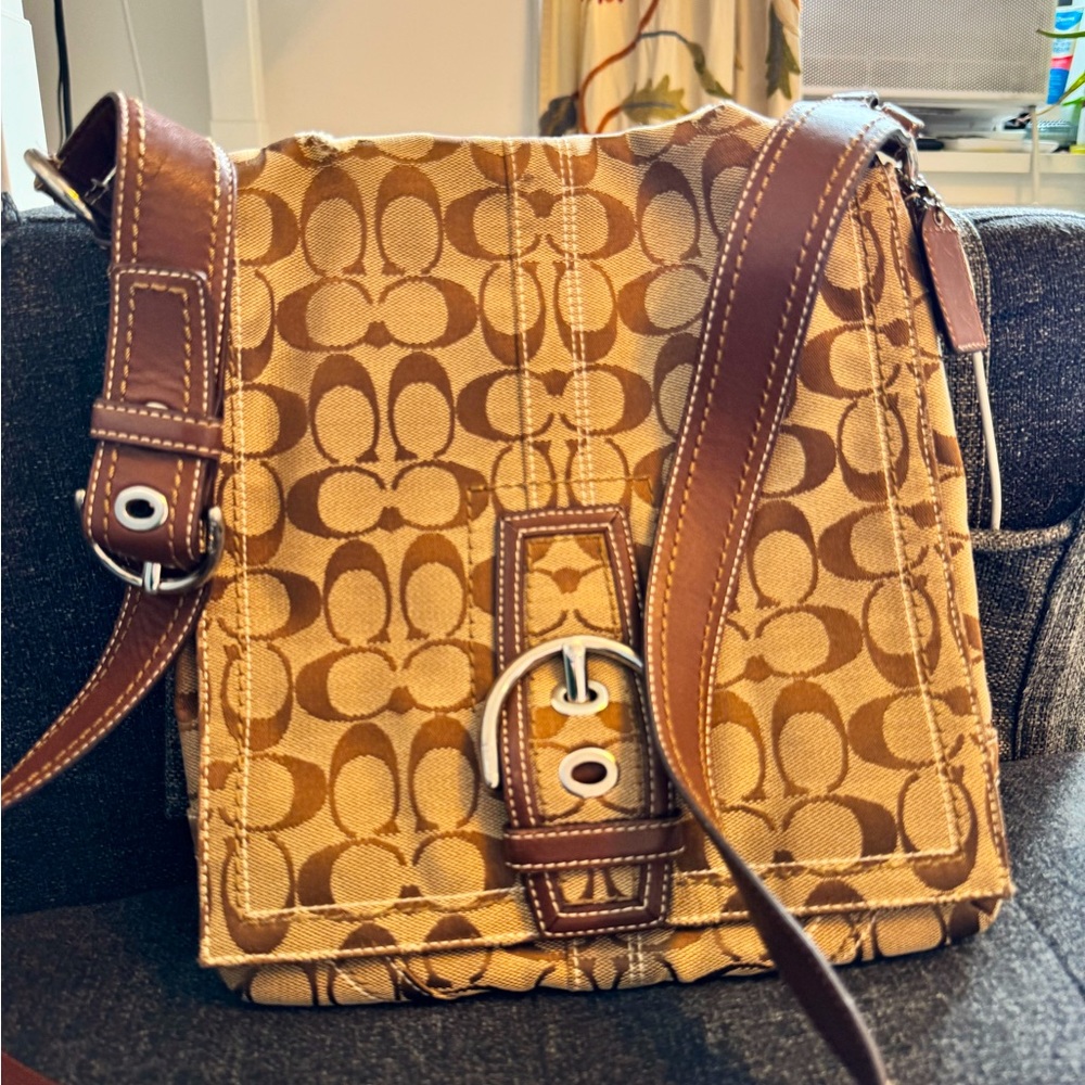 Authentic Coach Vintage Crossbody Messenger Bag Brown